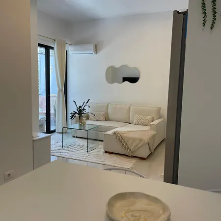 Cozy And Modern Centre Apartment Sarande