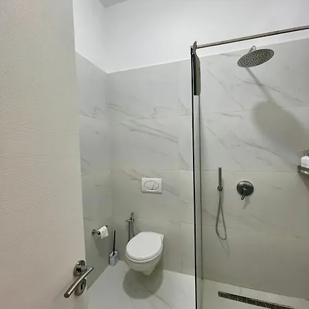 Cozy And Modern Centre Sarande